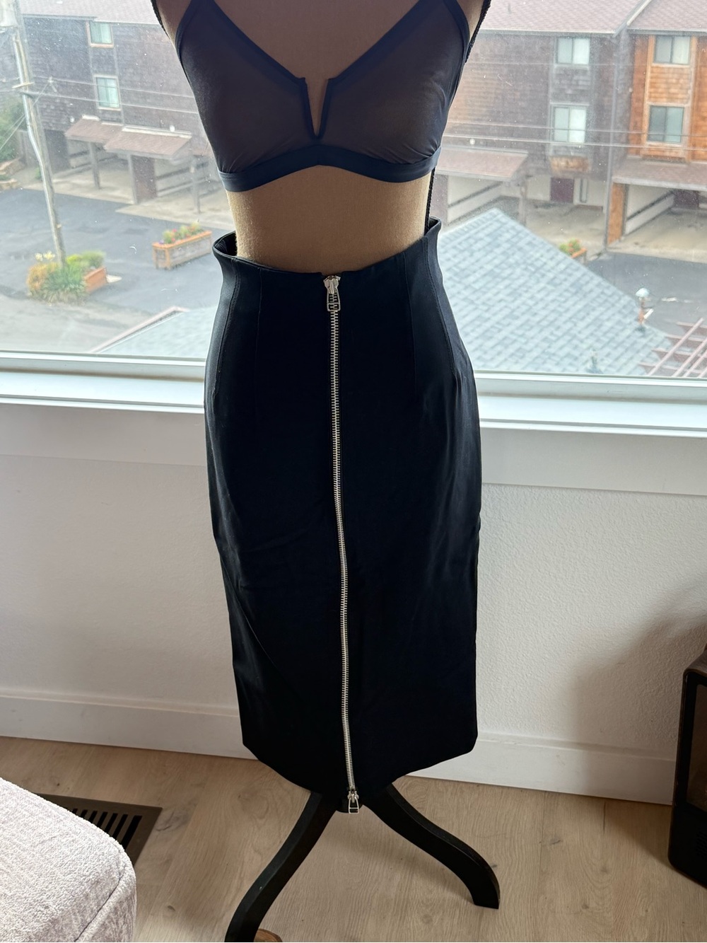 Veronica Beard Black High-Waist Pencil Skirt with Silver Front Zip